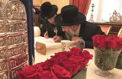 Shneur Zalmin Gross of Arachim joins Rabbi Yitzchak Yisraeli as some of the Torah’s final latters are written.
