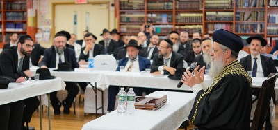 Queens community rabbanim at the packed shiur delivered by Chacham David Yosef at Beth Gavriel Community Center.